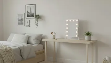 Glow Liten Sminkspegel på fot 36,5 cm med LED Belysning/Lampor Holywood spegel - Vit - Products - Inredning - Spegel - Sminkspegel