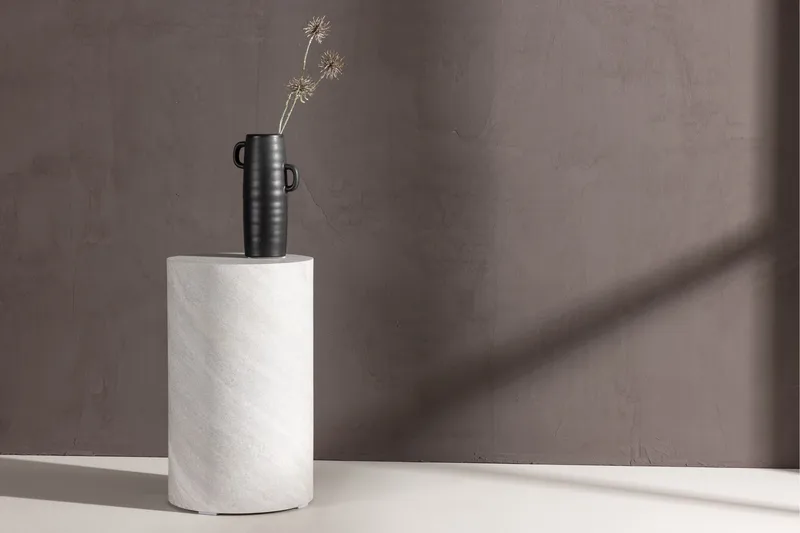 York Travertin Sidobord 50 cm - Grå - Products - Möbler - Bord & matgrupp - Avlastningsbord & sidobord - Piedestal & blompiedestal