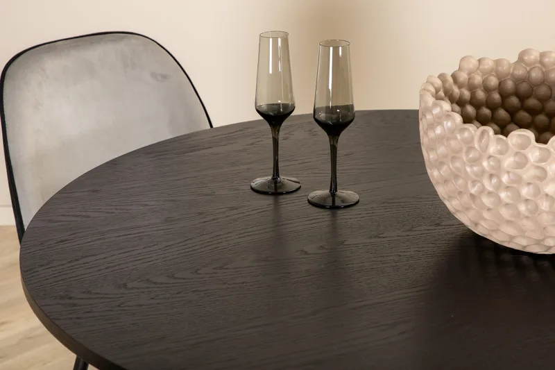 Bianca runt matbord med 4st Emma matstol - Products - Möbler - Bord & matgrupp - Matgrupp