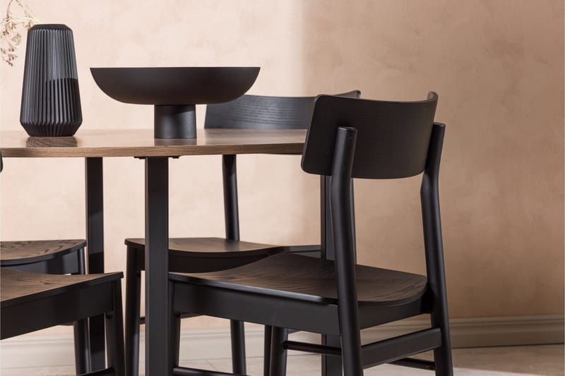 Durango Matbord med 4 Montros stolar - Valnöt - Products - Möbler - Bord & matgrupp - Matbord & köksbord