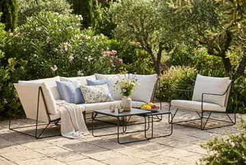 Usteryd loungefåtölj utomhus i järn med vattenavisande dyna i beige - Svart - Products - Utemöbler & utemiljö - Loungemöbler - Loungestol utomhus