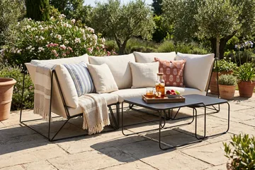 Usteryd utomhus rak 3-sits soffa - Svart/Beige - Products - Utemöbler & utemiljö - Loungemöbler - Loungesoffor